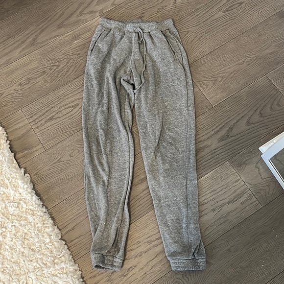 Brandy Melville Rosa Sweatpants - Picture 1 of 3